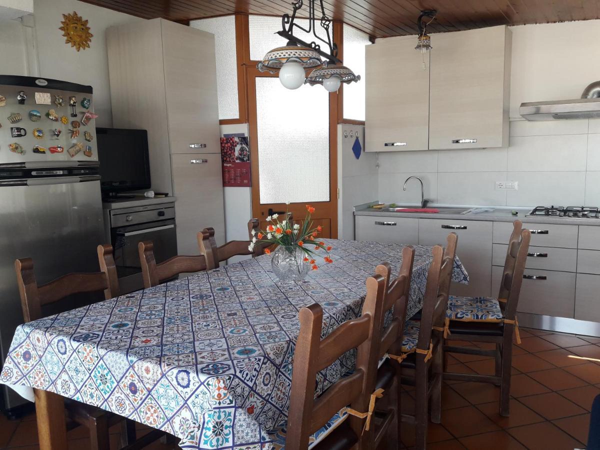 Casa Nupi Lejlighed Sant'Alessio Siculo Eksteriør billede