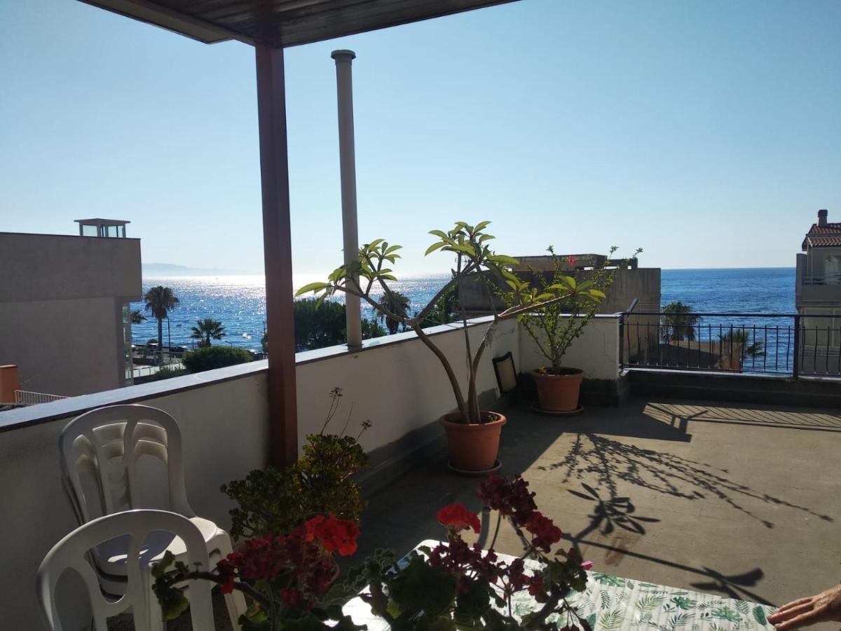 Casa Nupi Lejlighed Sant'Alessio Siculo Eksteriør billede