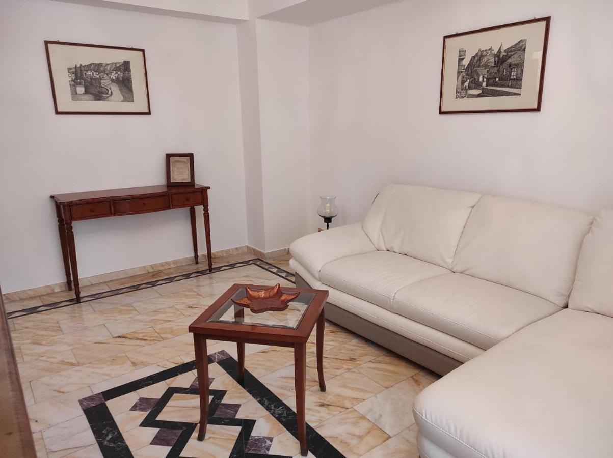 Casa Nupi Lejlighed Sant'Alessio Siculo Eksteriør billede